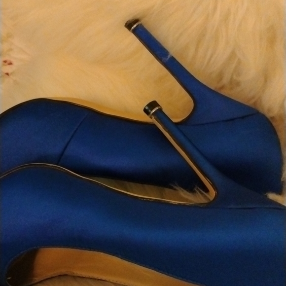 Blue Satin Evening Shoes - Picture 3 of 15